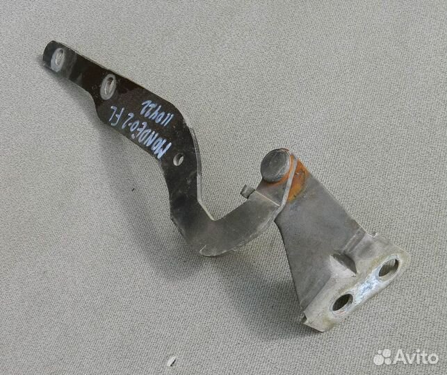 Петля капота левая Ford Mondeo 2