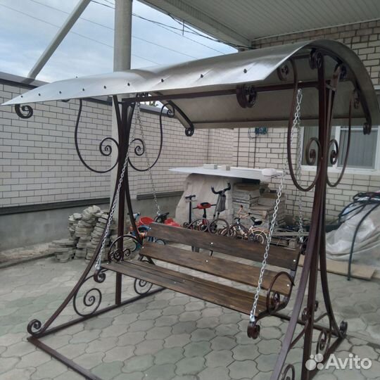 Садовые качели кованые