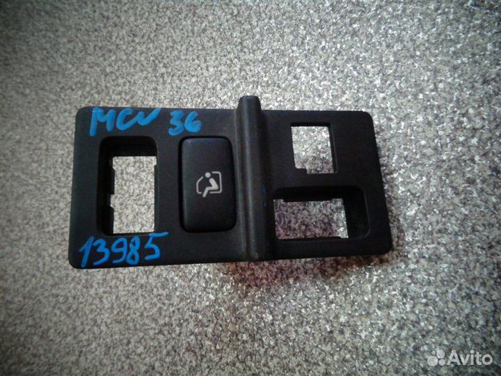 Кнопка Toyota Harrier MCU36 1MZ-FE