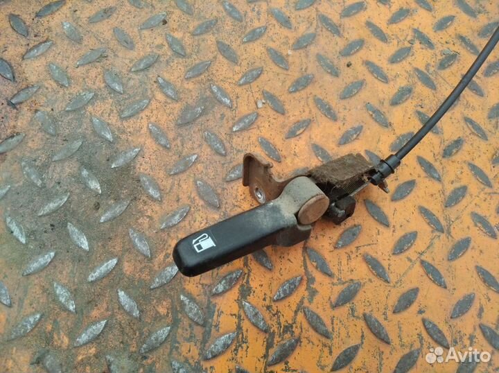 Лючек бензобака Nissan Almera N16