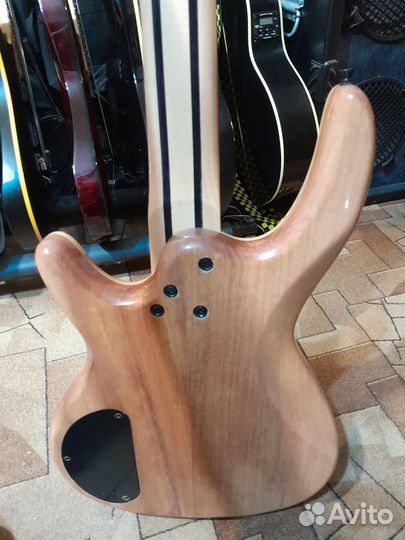 Бас гитара bullfighter 5 струн