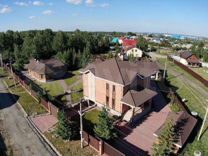 Коттедж 600 м² на участке 50 сот.