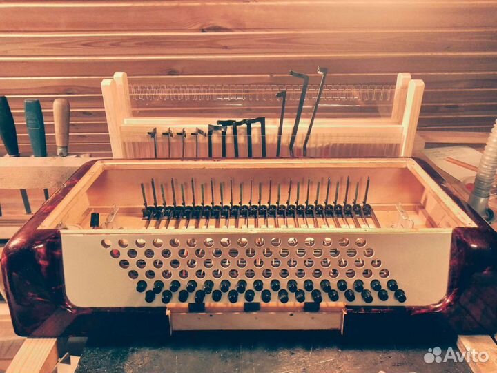 Мастер по ремонту аккордеонов