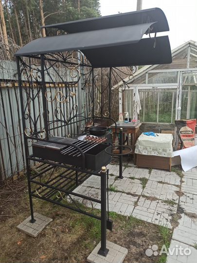 Мангал кованый с крышей
