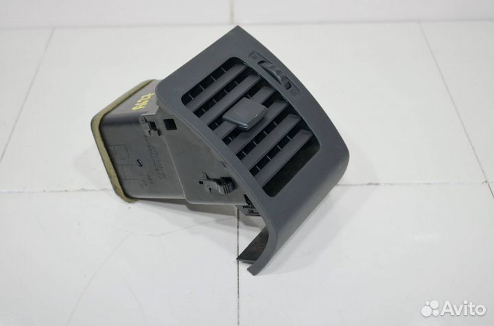 Дефлектор воздушный правый Lexus Rx330 XU30