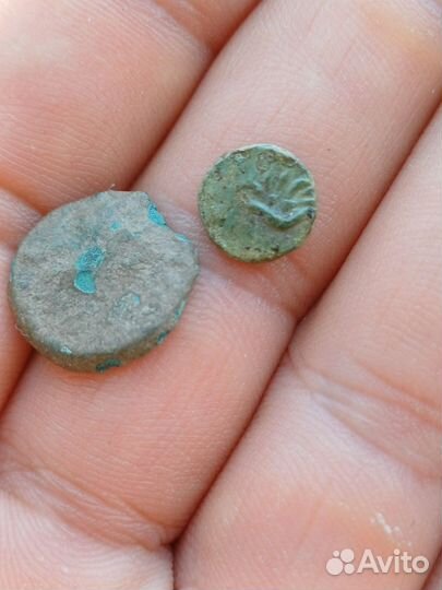 Монета с треножником пан нечищена