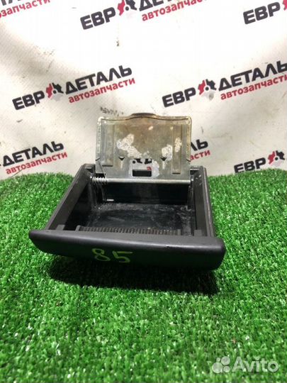 Пепельница Mitsubishi Carisma хетчбэк 1 1998