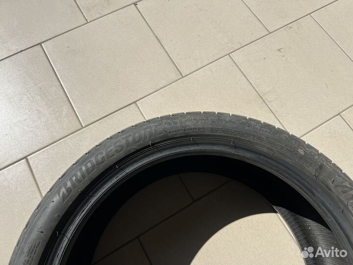 Bridgestone Alenza Sport 225/40 R18 и 235/45 R18 92Y