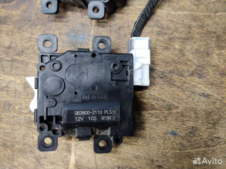 Моторчик привода печки Toyota LC200 2016г