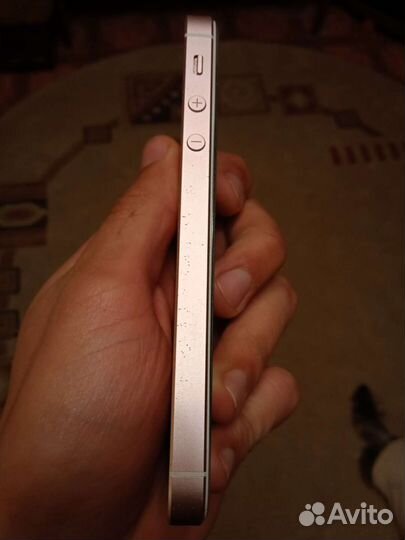 Телефон iPhone se