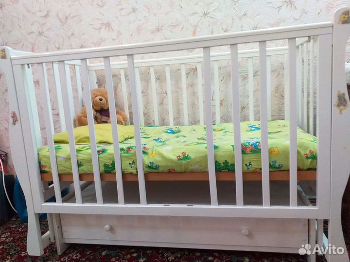 Продается детская кроватка маятник.внизу полочка д