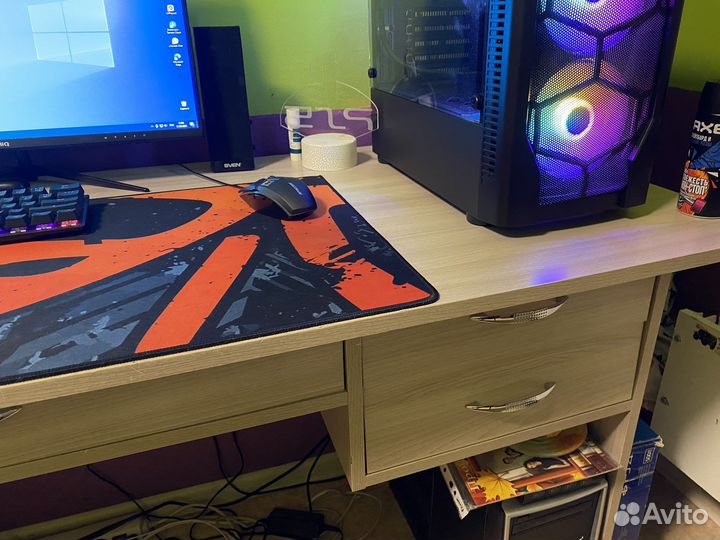 Письменный стол