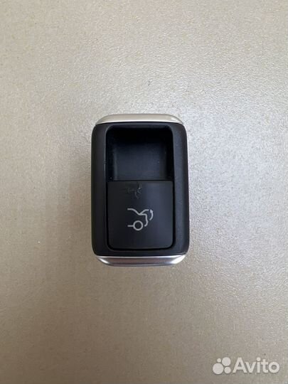 Кнопка багажника Mercedes W212