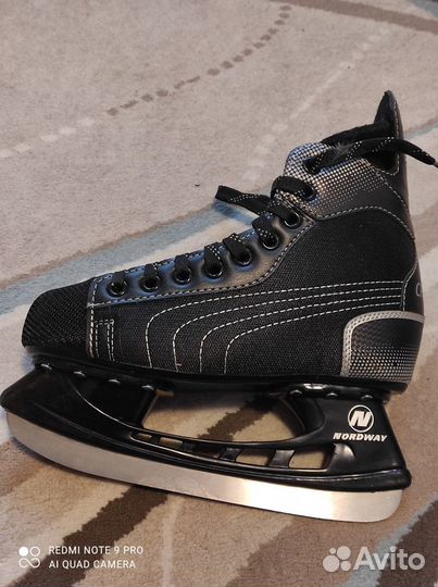 Коньки хоккейные