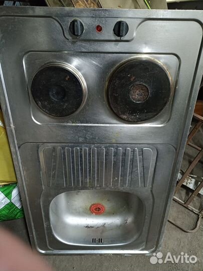 Варочная панель с мойкой в хорошем состоянии