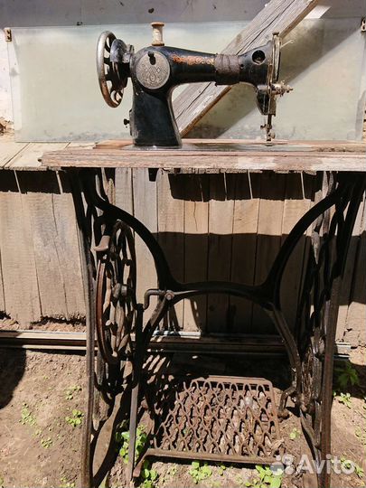 Швейная машина Singer