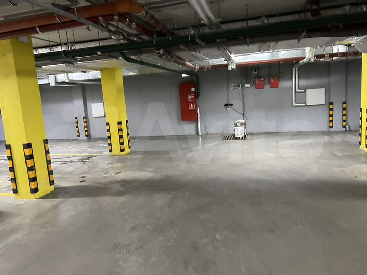 Машиноместо, 30 м²