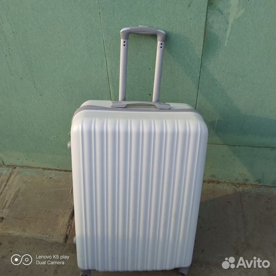 Чемодан на колесах