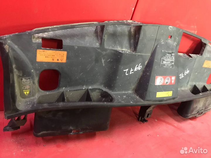 Накладка телевизора Mercedes-Benz W212 271.860 1.8