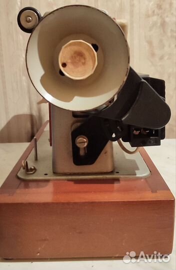 Швейная машина Чайка-III