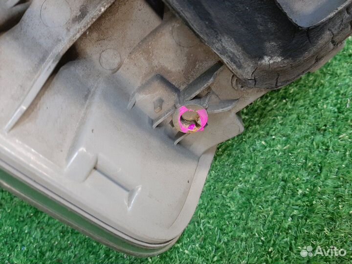 Стоп сигнал toyota voxy ZRR75 контрактная