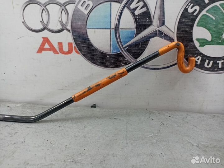 Держатель капота Volkswagen Jetta JE caxa 2014