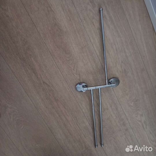 Вешалка для одежды настенная,бу