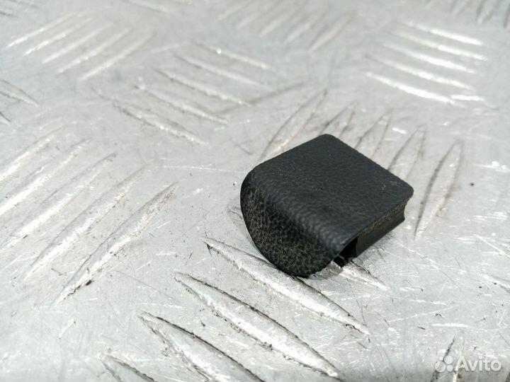 Б/У Заглушка в руль задняя#001