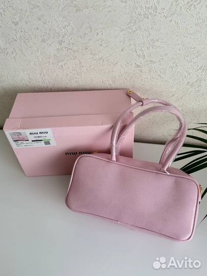 Сумка Miu Miu через плечо