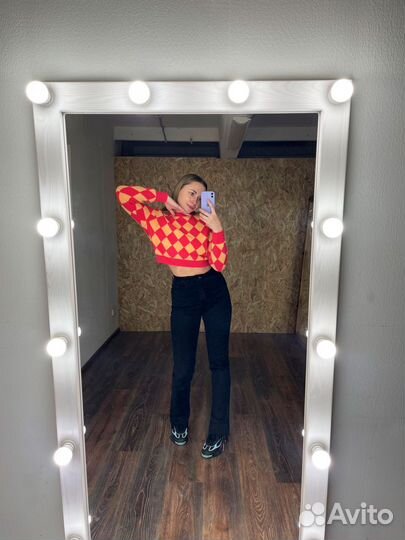 Гримерное зеркало с лампочками