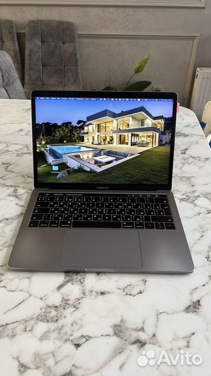 MacBook Pro (13-inch, 2017) Touch Bar