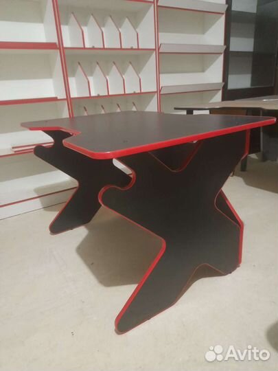 Стол геймерский/ компьютерный/ игровой