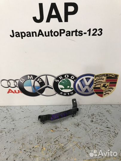 Кронштейн ремня безопастности левый Audi A6 С7