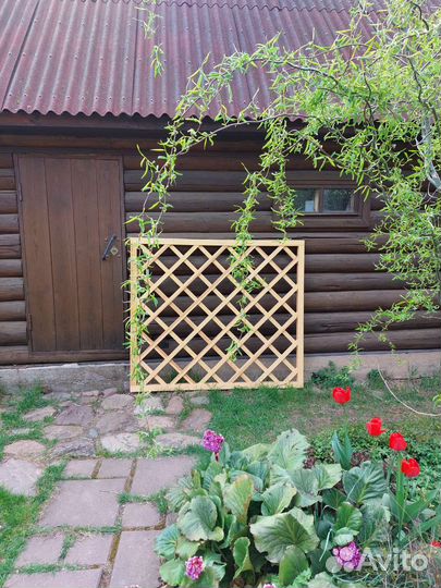 Деревянная декоративная решетка для сада