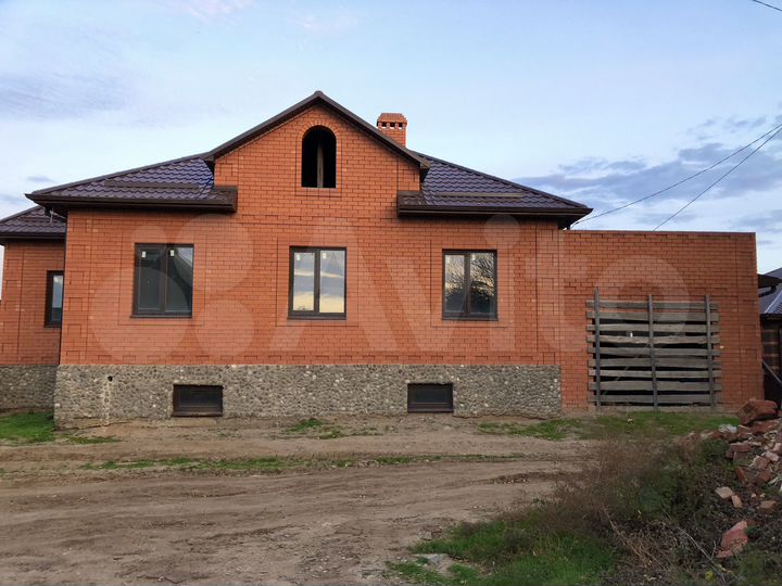 Дом 241,7 м² на участке 4,9 сот.