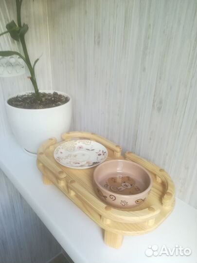 Подставка-столик для кошачьих мисок