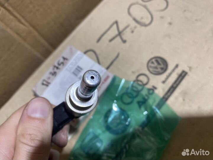 Форсунка топливная Porsche Cayenne 948605230AX Нов