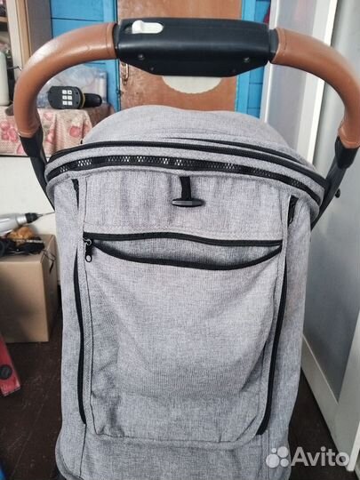 Прогулочная коляска трость