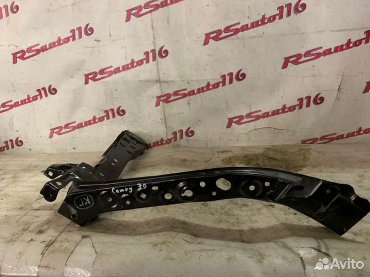 Кронштейн радиатора передний левый Toyota Camry 70