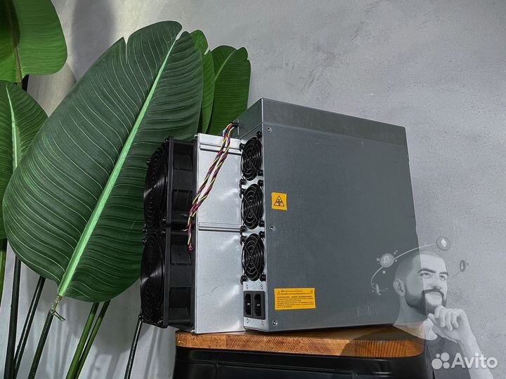 Antminer S21