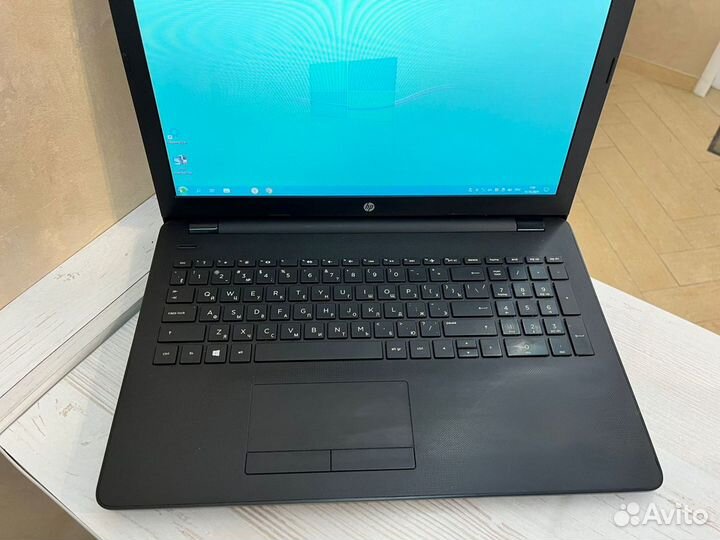 HP AMD E2-9000E / 4GB / 240GB / R2