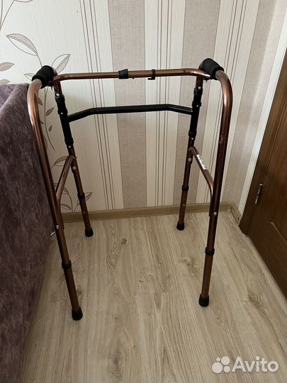 Ходунки инвалидные шагающие складные