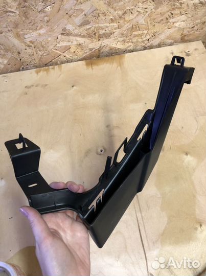 Кронштейн крепления фары