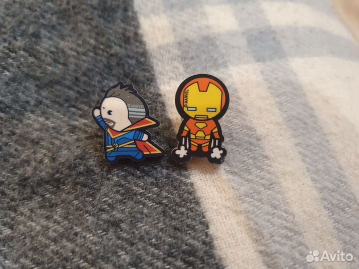 Значки kpop, аниме, пятёрочка, известные личности