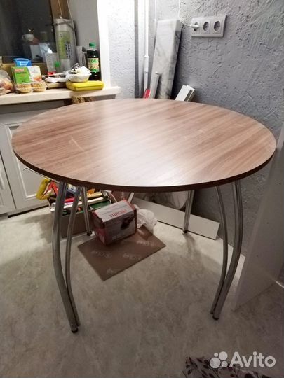 Стол кухонный круглый