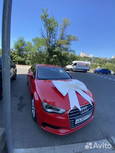 Большой подарочный бант на авто