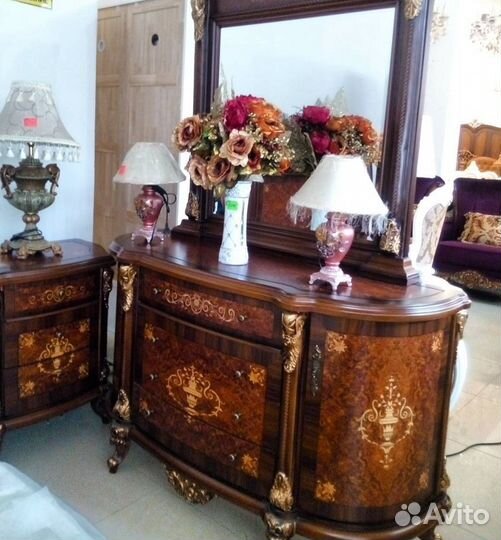 Спальный гарнитур