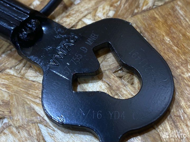 Замок ремня безопасности передний правый Audi A4