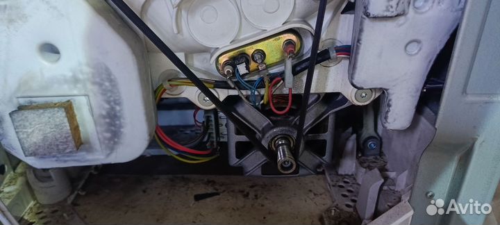 Стиральная машина Индезит WT100. На запчасти