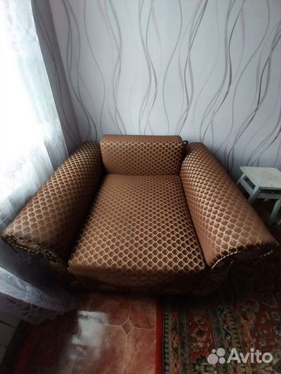 Диван